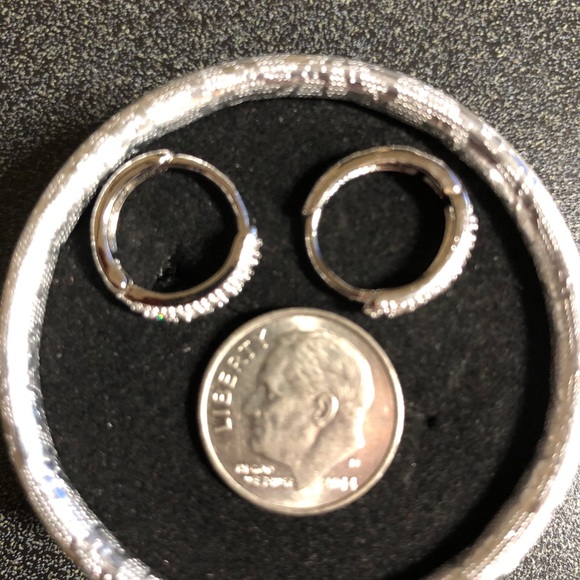 Huggy Hoop 18K White Gold Filled 1/2" with CZ - Picture 6 of 6